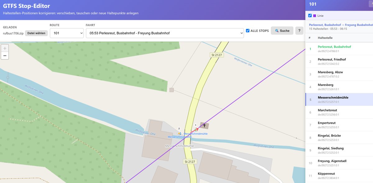 Der GTFS-Stop-Editor: eine Buslinie auf der Karte, ein Haltepunkt wird an die richtige Stelle gerückt, rechts die Haltestellenliste mit den DHID
